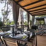 Total Escape Mobile Nera Camp Porton Biondi * Rovigno