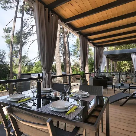 Total Escape Mobile Nera Camp Porton Biondi * Rovinj