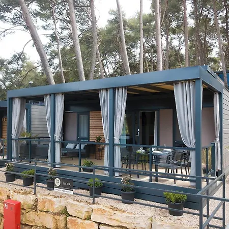 Total Escape Mobile Nera Camp Porton Biondi
