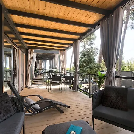 Total Escape Mobile Nera Camp Porton Biondi * Rovinj