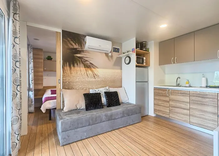 Vakantiehuis Total Escape Mobile Nera Camp Porton Biondi