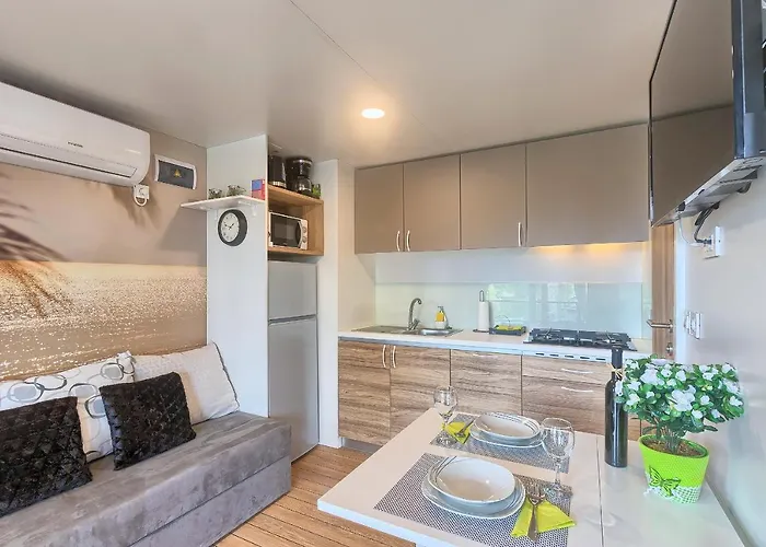 Vakantiehuis Total Escape Mobile Nera Camp Porton Biondi Rovinj
